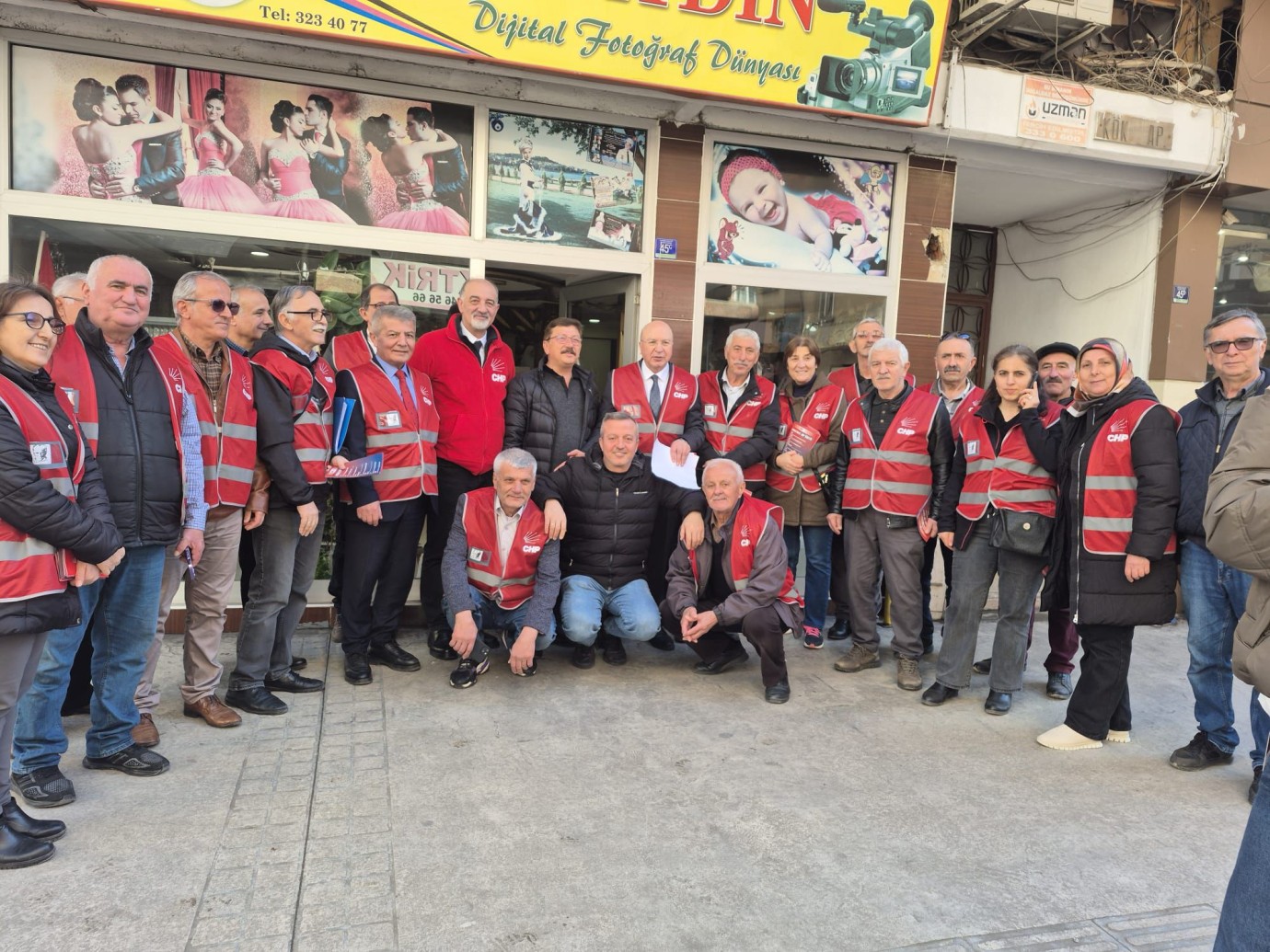 CHP Çınarlık Mahallesınde Halkla Buluştu
