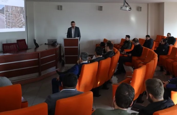 İzmit Belediyesi'nde 2025 Yılı Altyapı ve Üstyapı Planlaması Görüşüldü