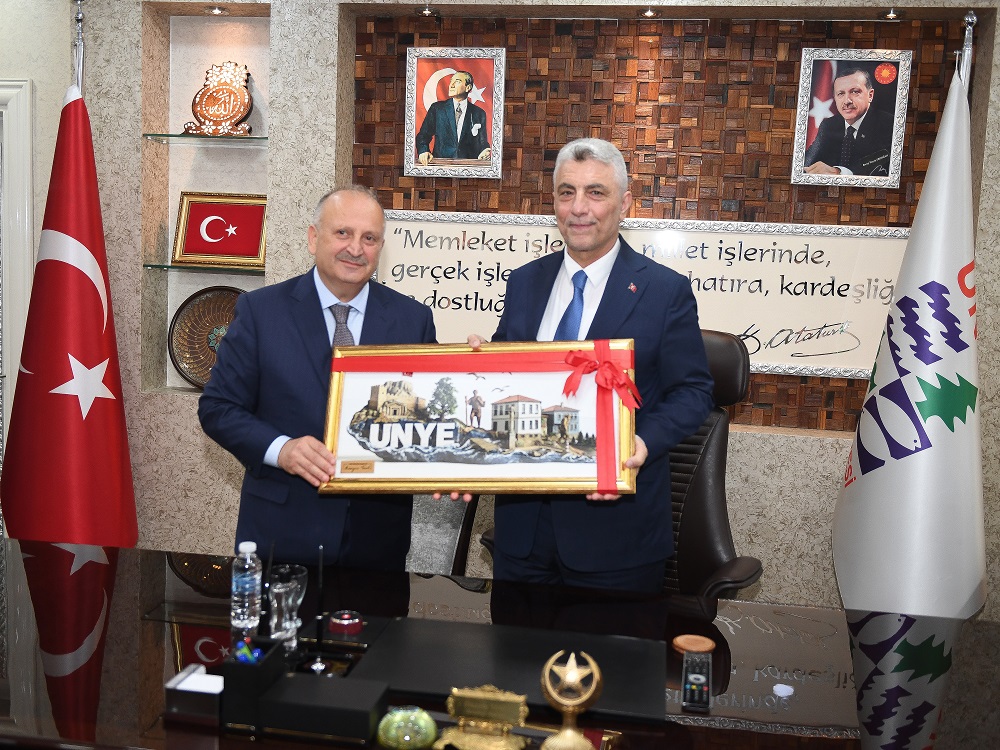 Bakan Bolat’tan Ünye Belediyesi’ne Ziyaret: “Ünye Örnek Bir Değişim Yaşıyor”