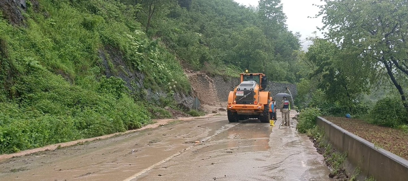 Ordu’da Sağanak Alarmı! Aybastı–Fatsa Karayolu Ulaşıma Kapatıldı