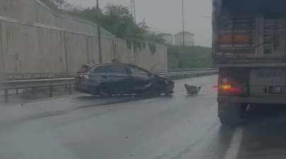 Ordu’da Yağış Kazayı Beraberinde Getirdi: Boztepe Tüneli Çıkışında Araç Hasar Aldı