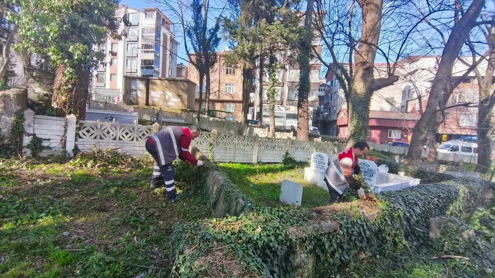 Ordu’da Mezarlıklar Kurban Bayramı Öncesi Hazırlanıyor