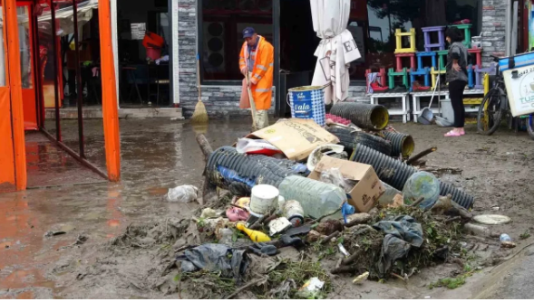 Ordu’da Sağanak Nedeniyle İş Yerlerini Su Bastı Derelerde Debi Yükseldi