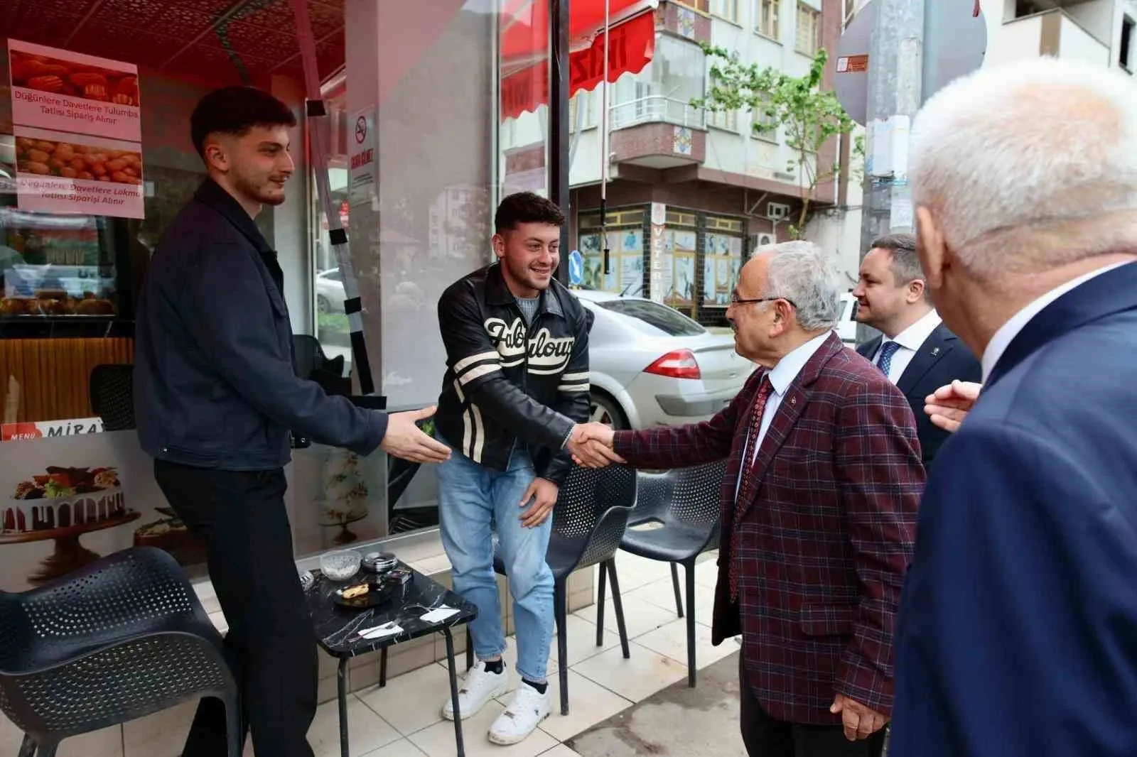 Ordu’da Bayram Mesaisi Başkan Mehmet Hilmi Güler İlçeleri Tek Tek Ziyaret Etti