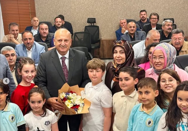 Ünye Belediye Meclis Toplantısına Minik Misafirler Renk Kattı