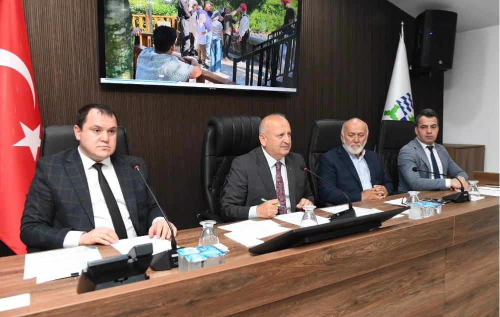 Başkan Tavlı Mecliste Devam Eden Projeleri Anlattı: “Ünye’ye Değer Katacak Yatırımlar Bir Bir Tamamlanıyor”
