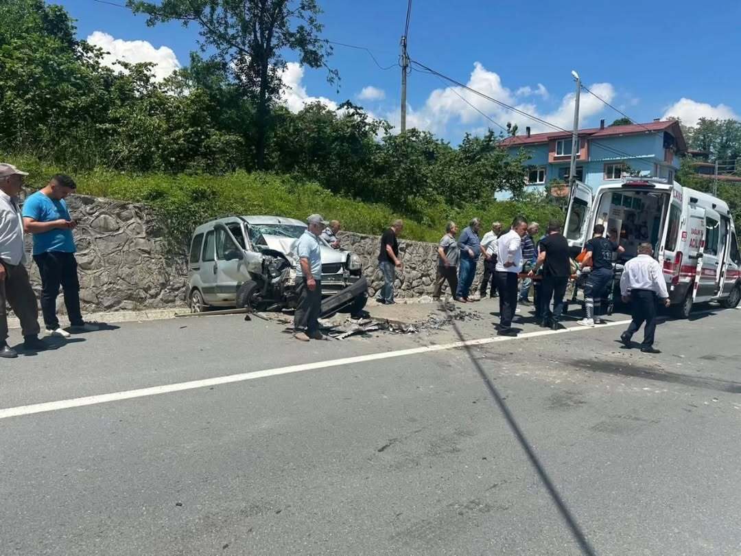 Ulubey Yolunda Feci Kaza: 4 Kişi Yaralandı