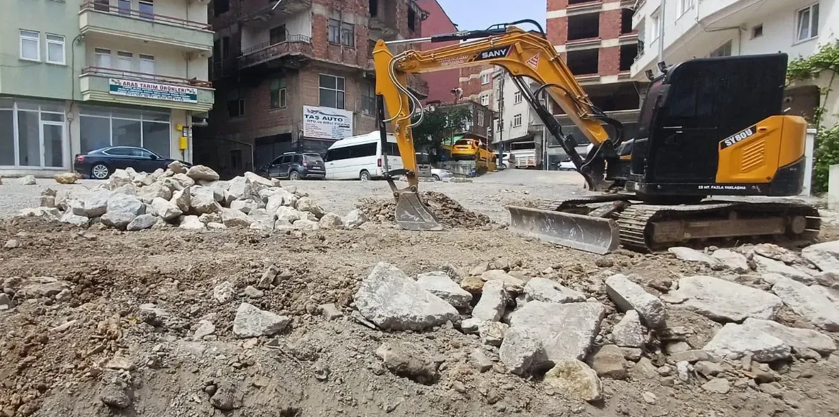 Gölköy’de Meydan ve Kaldırımlar Yenileniyor