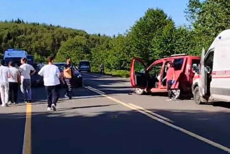 Ulubey’de Zincirleme Kaza: 3 Kişi Yaralandı