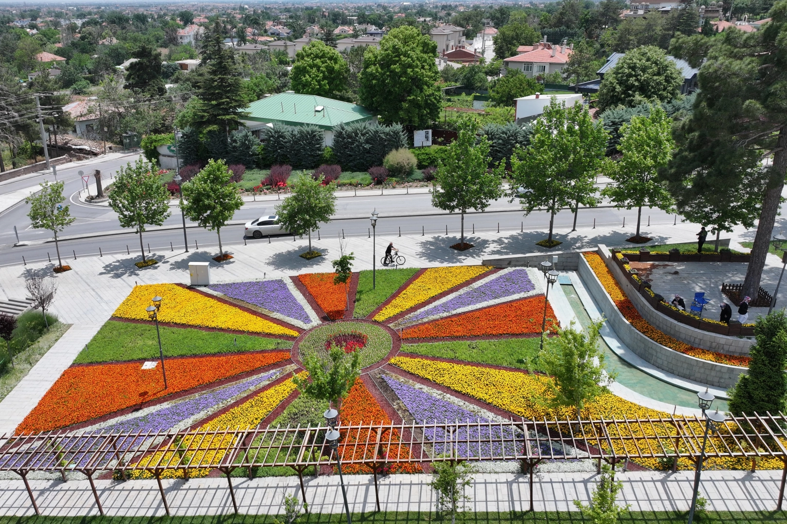 Konya’da şehir estetiği çiçeklerle öne çıkıyor