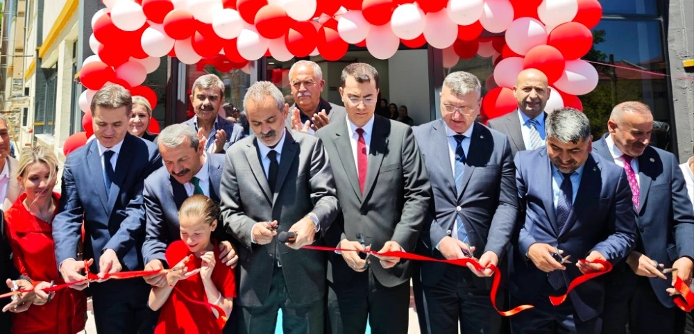 Akkuş’ta Gençliğe Dev Yatırım! Gençlik Merkezi Kapılarını Açtı