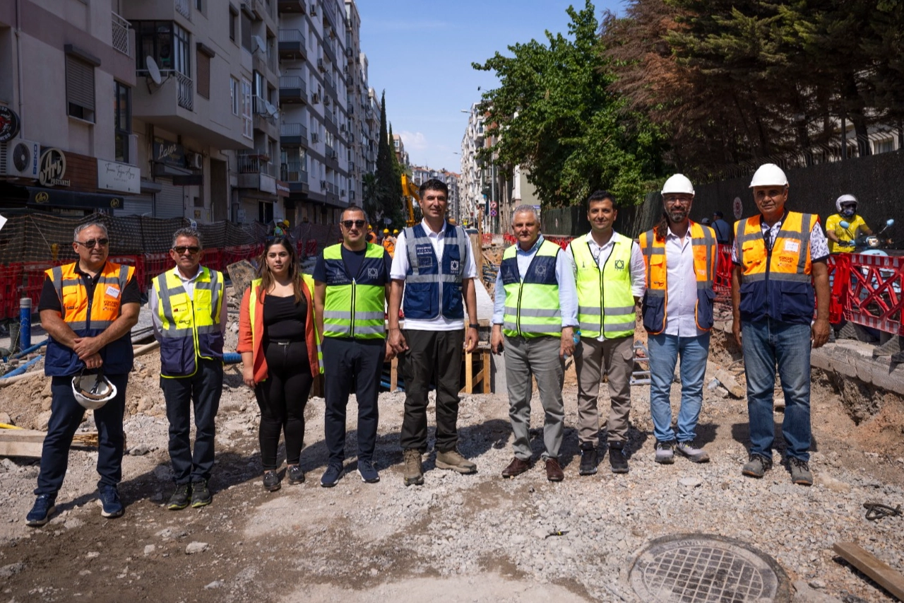 İzmir’de 3 milyar liralık alt yapı dönüşümü sürüyor
