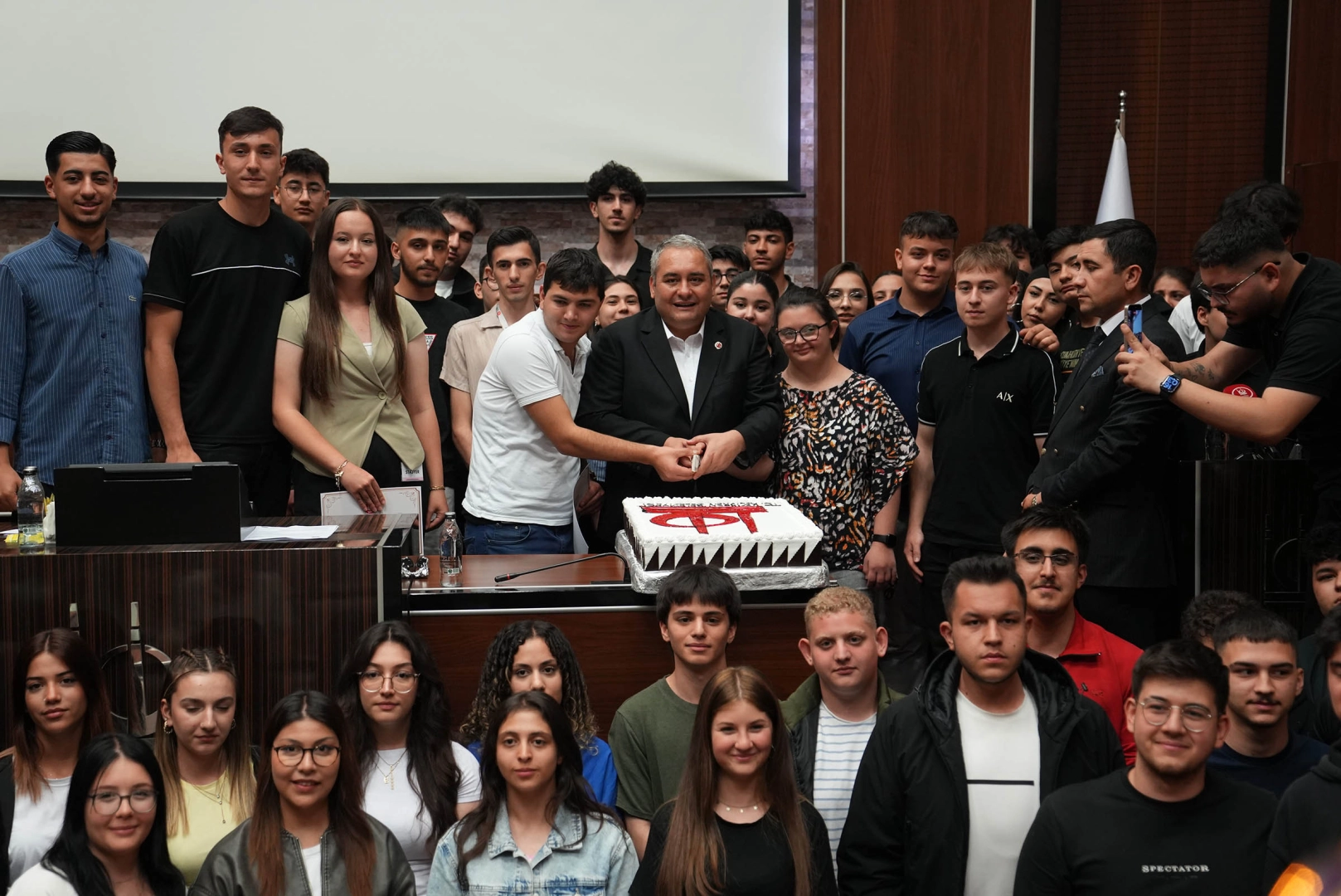 Keçiören’de Stajını Tamamlayan Öğrencilere Sertifika ve Pasta Töreni