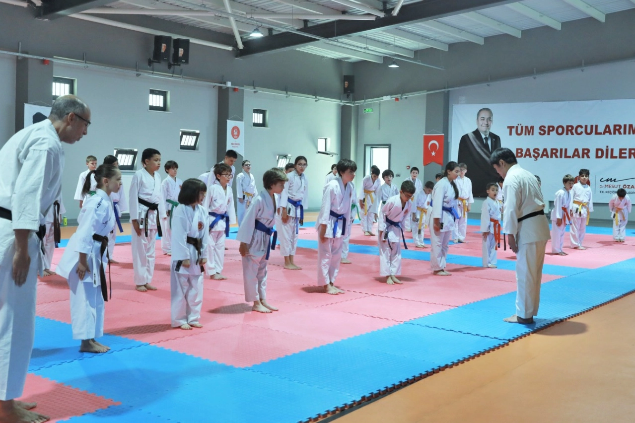Keçiören, SKIF Dünya Şampiyonası Öncesi Uluslararası Seminere Ev Sahipliği Yaptı