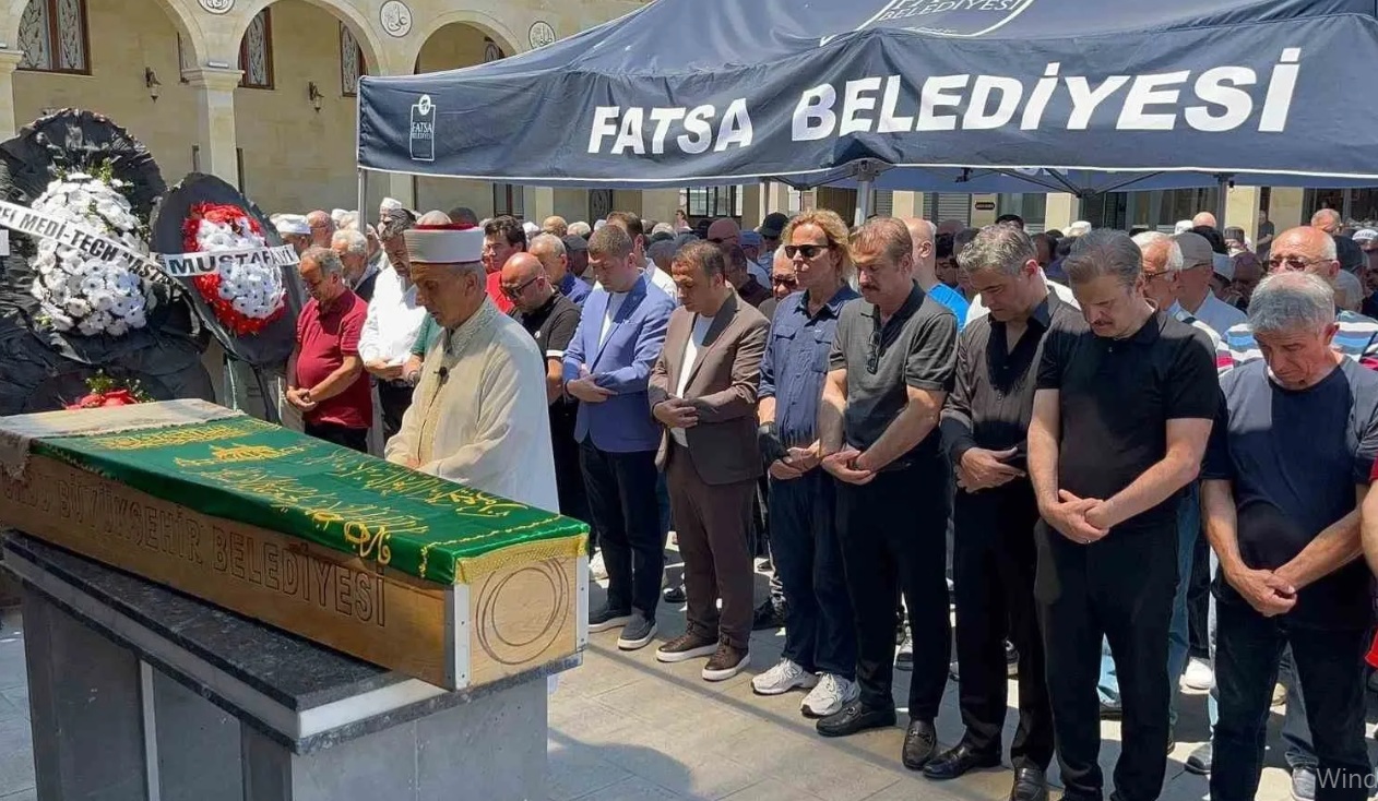 Soner Arıca Annesine Gözyaşlarıyla Veda Etti