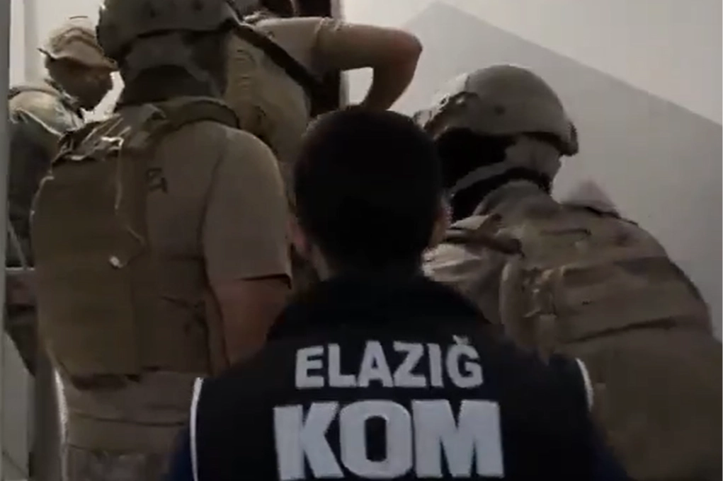 Elazığ merkezli &Prime;Barbaroslar&Prime; operasyonu: 29 gözaltı!