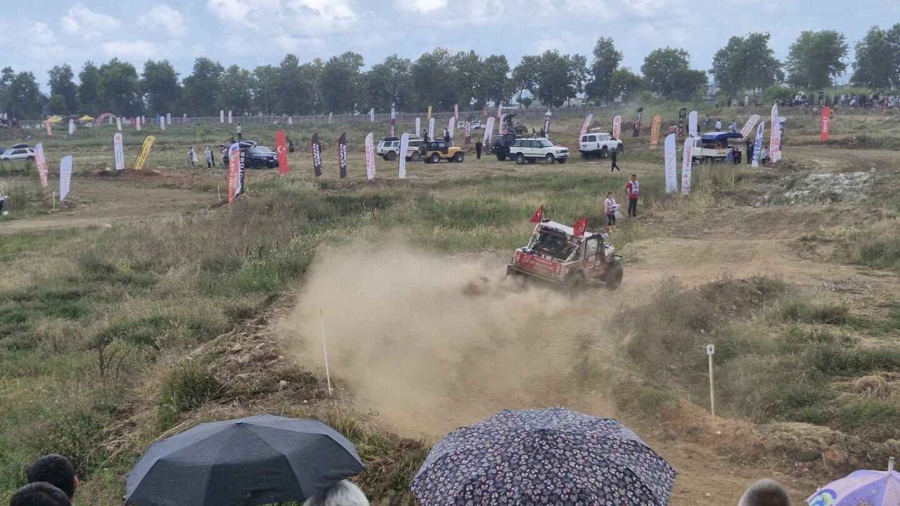 Fatsa’da Motor Sporları Rüzgarı Esti! Off-Road Tutkunları Zorlu Parkurda Yarıştı