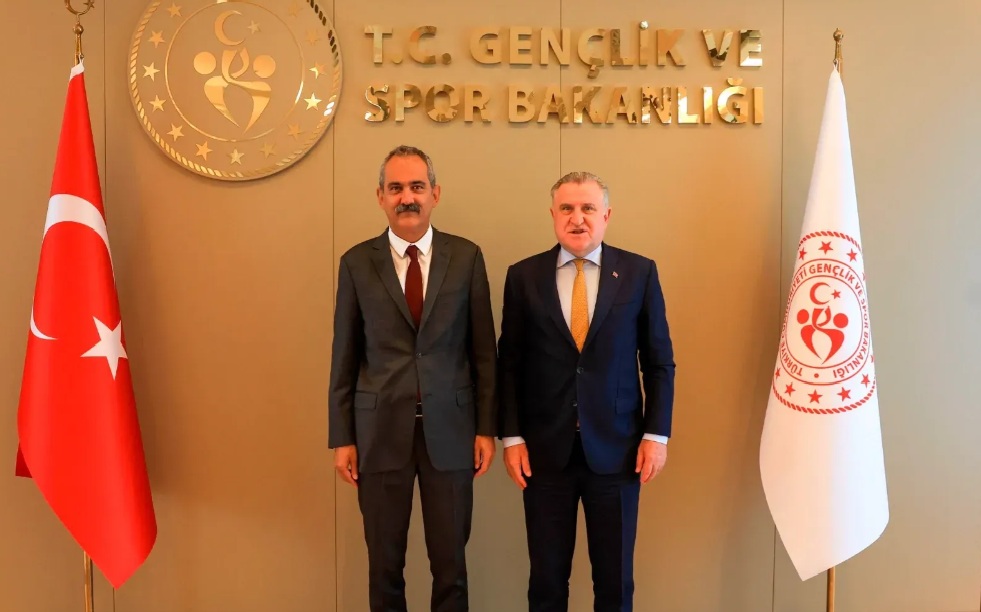 Mahmut Özer, Ordu'nun Spor ve Gençlik Yatırımlarını Bakan Bak'la Masaya Yatırdı