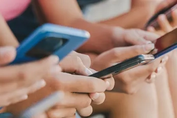 &Prime;Dijital Obezite&Prime; uyarısı! Fazla içerik tüketimi beyni yoruyor