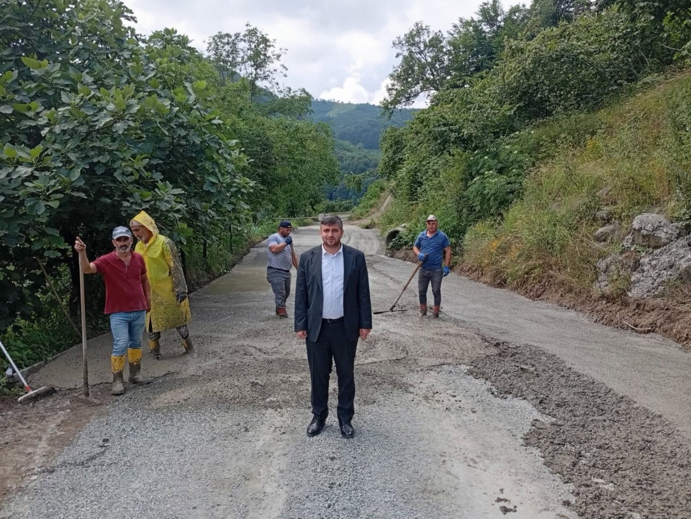Çaybaşı'nda Tekke, Gürcek Ve İçeribükü Mahallelerini Birbirine Bağlayan Yol Yenileniyor