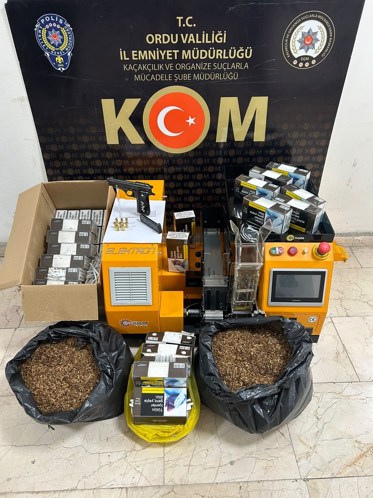 Altınordu'da Kaçak Tütün Ve Ruhsatsız Silah Operasyonu