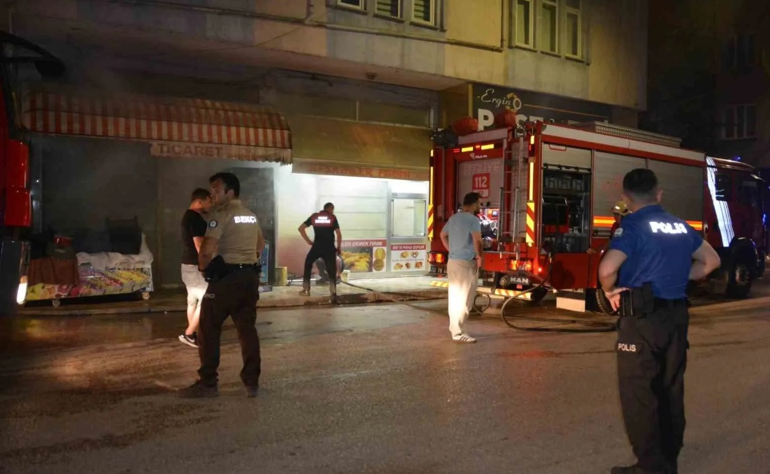Ünye'de Fırında Duman Paniği: Yanan Fındık Kabuğu Çuvalı Korkuttu