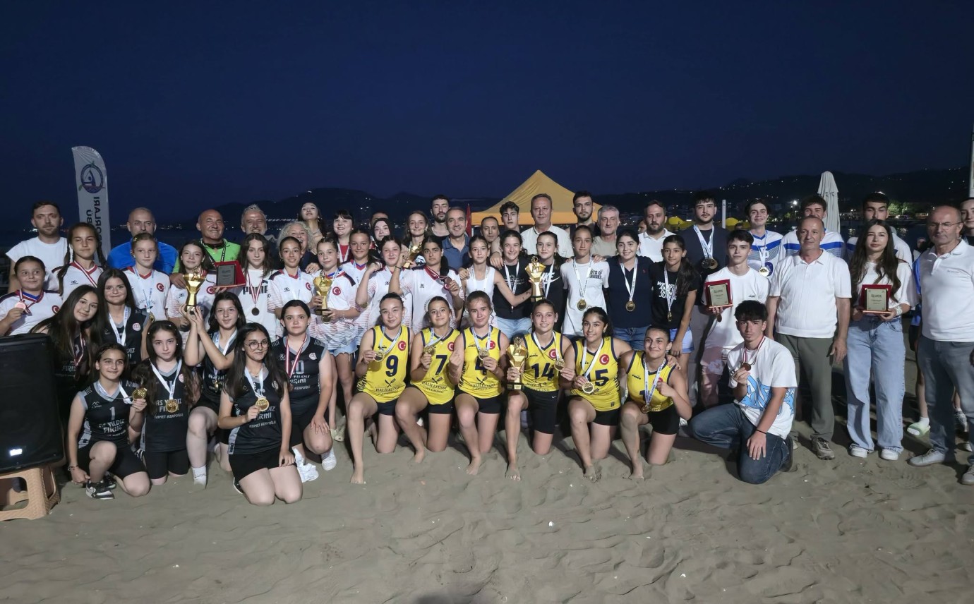 Ünye Geleneksel Plaj Voleybolu Turnuvası'nda Şampiyonlar Belli Oldu