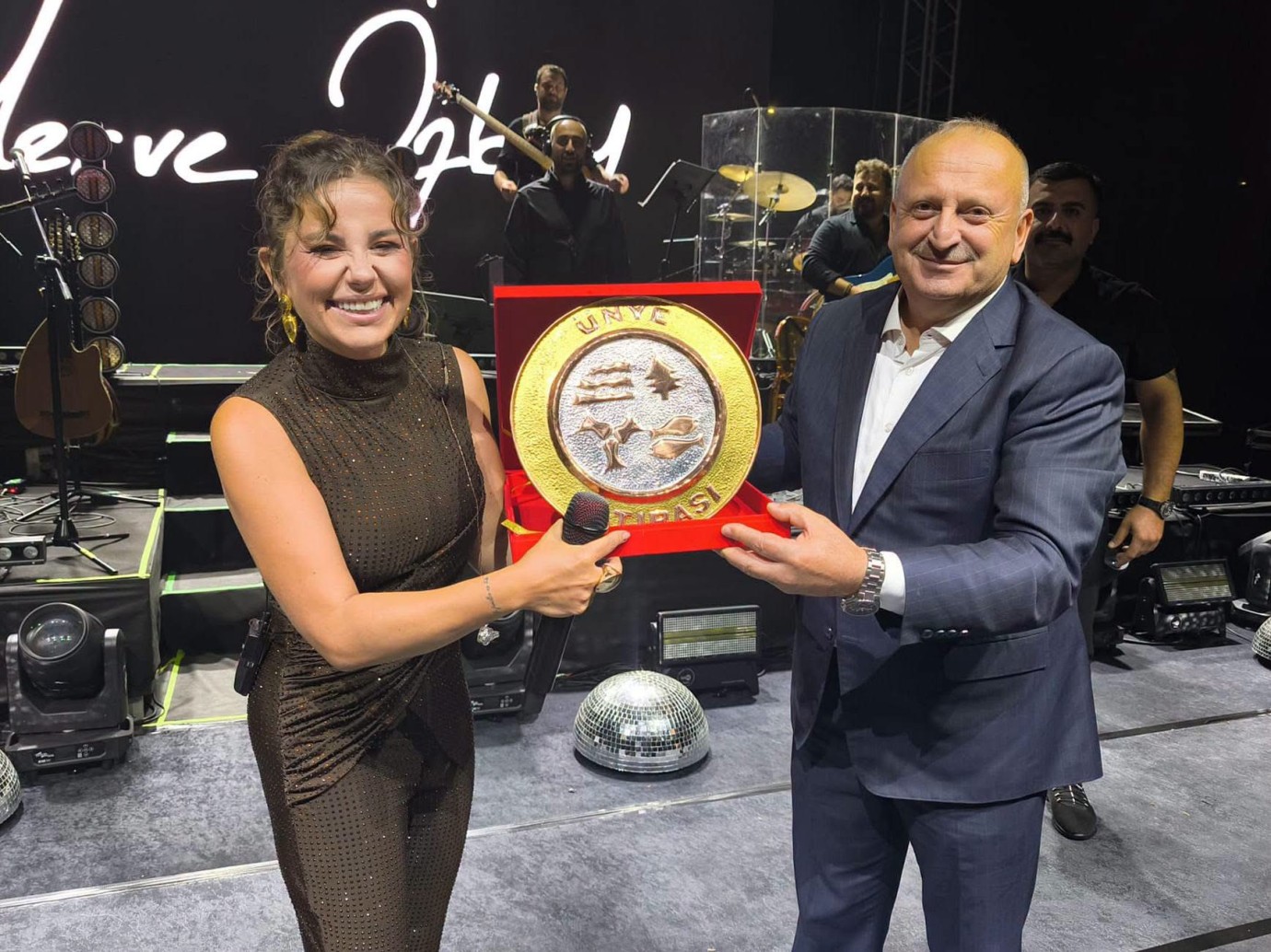 Yağmur Dinmedi, Coşku Azalmadı: Ünye’de Merve Özbey Rüzgarı Esti