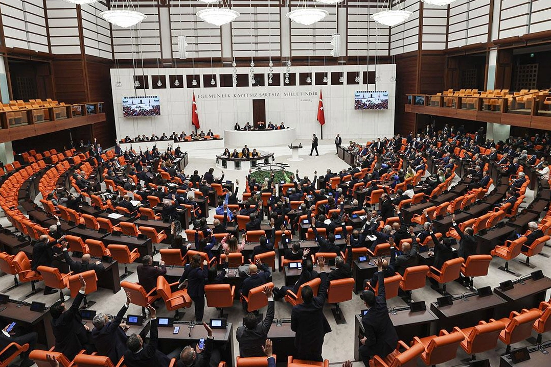 TBMM'de öğrenci affı teklifinde ilk 13 madde kabul edildi... Akademik sahteciliğe ağır yaptırım
