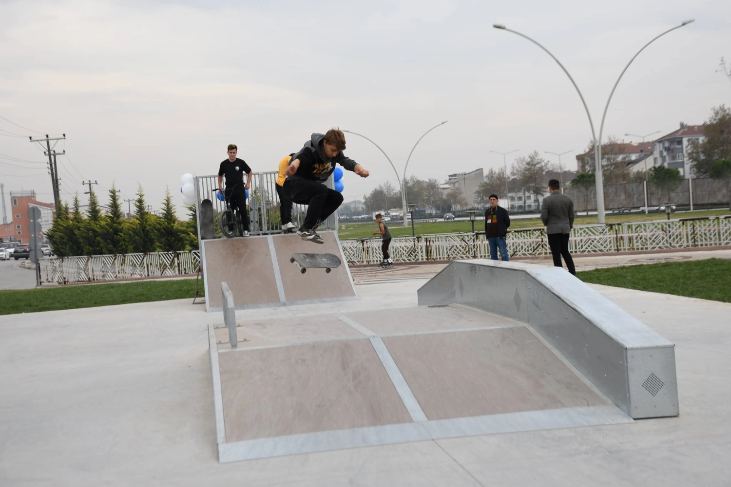 Bursa'da İnegöllü gençlere yeni kaykay park