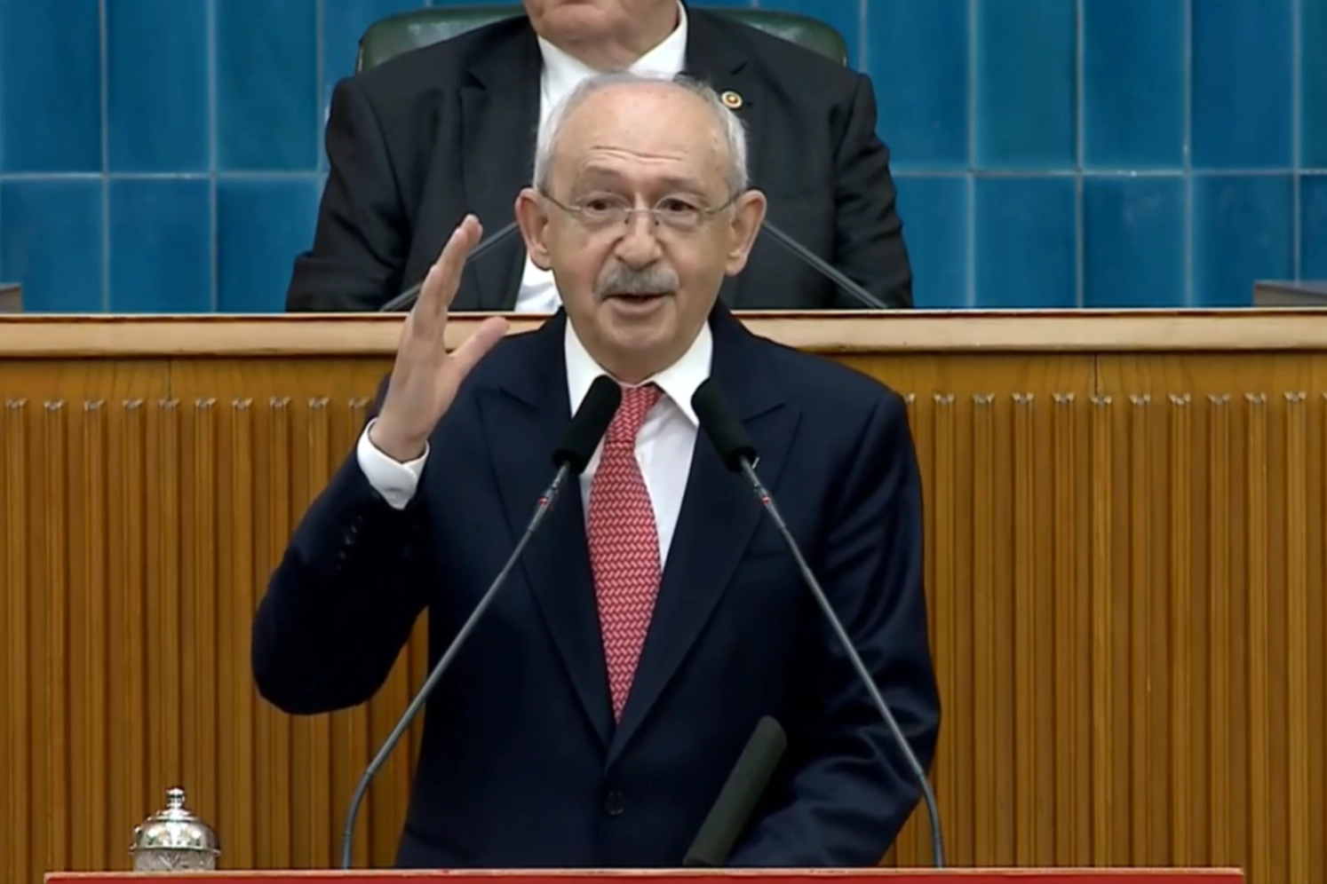 Kılıçdaroğlu 3 yıl sonra CHP grup toplantısında... &Prime;Bu Kemal hiçbir gücün karşısında eğilmez&Prime;