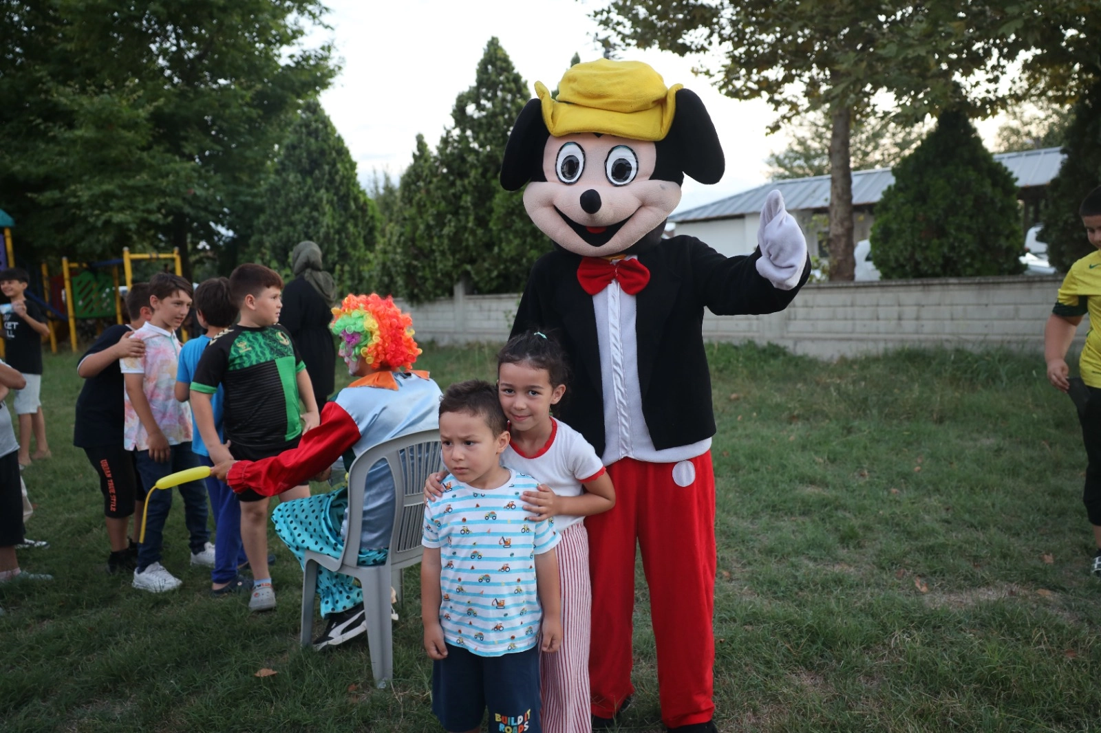 Sakarya'da 'Mutluluk Tırı' mahalle mahalle geziyor