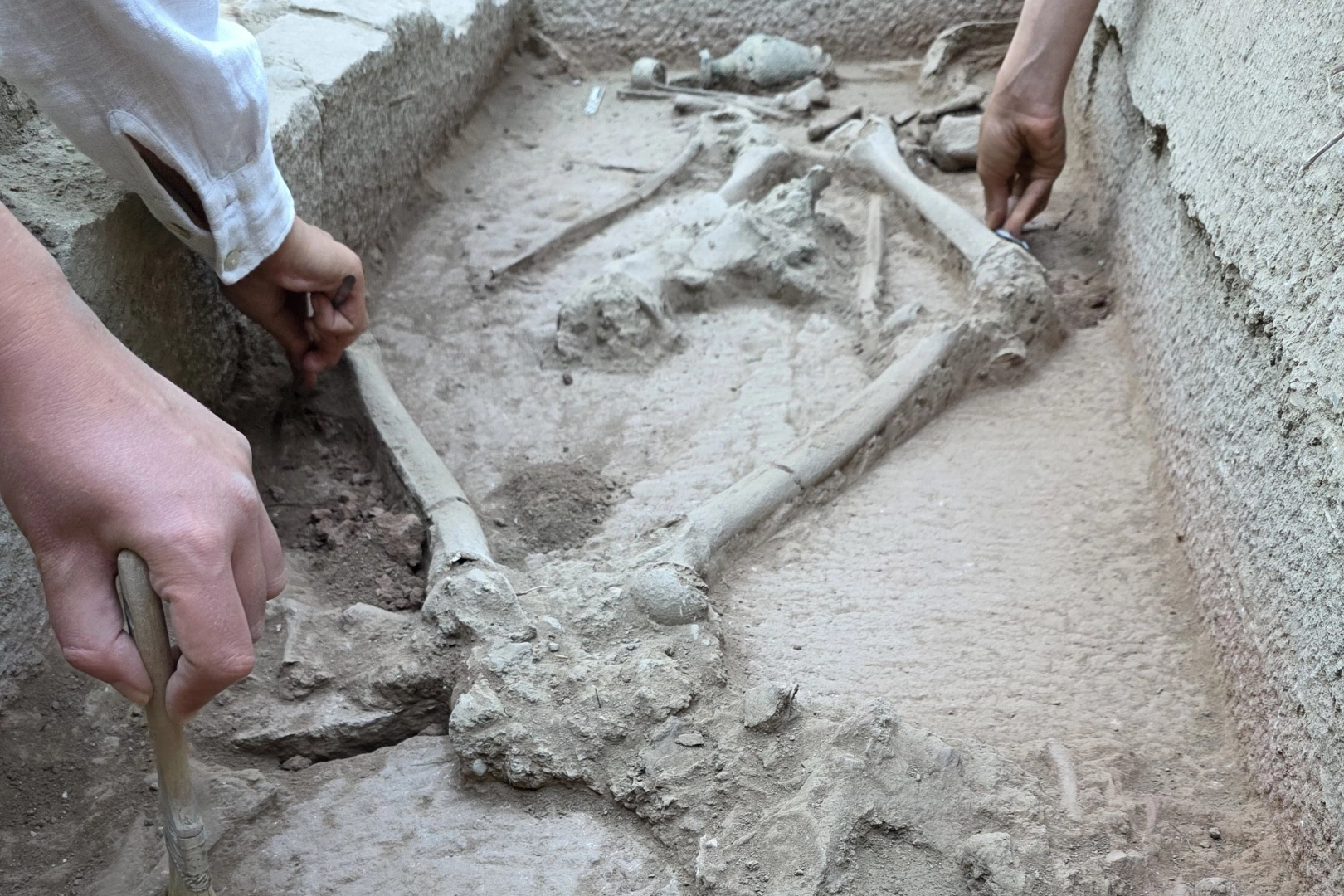 Aspendos’ta 2 bin 400 yıllık gizem... Güreşçi mezarı ortaya çıktı