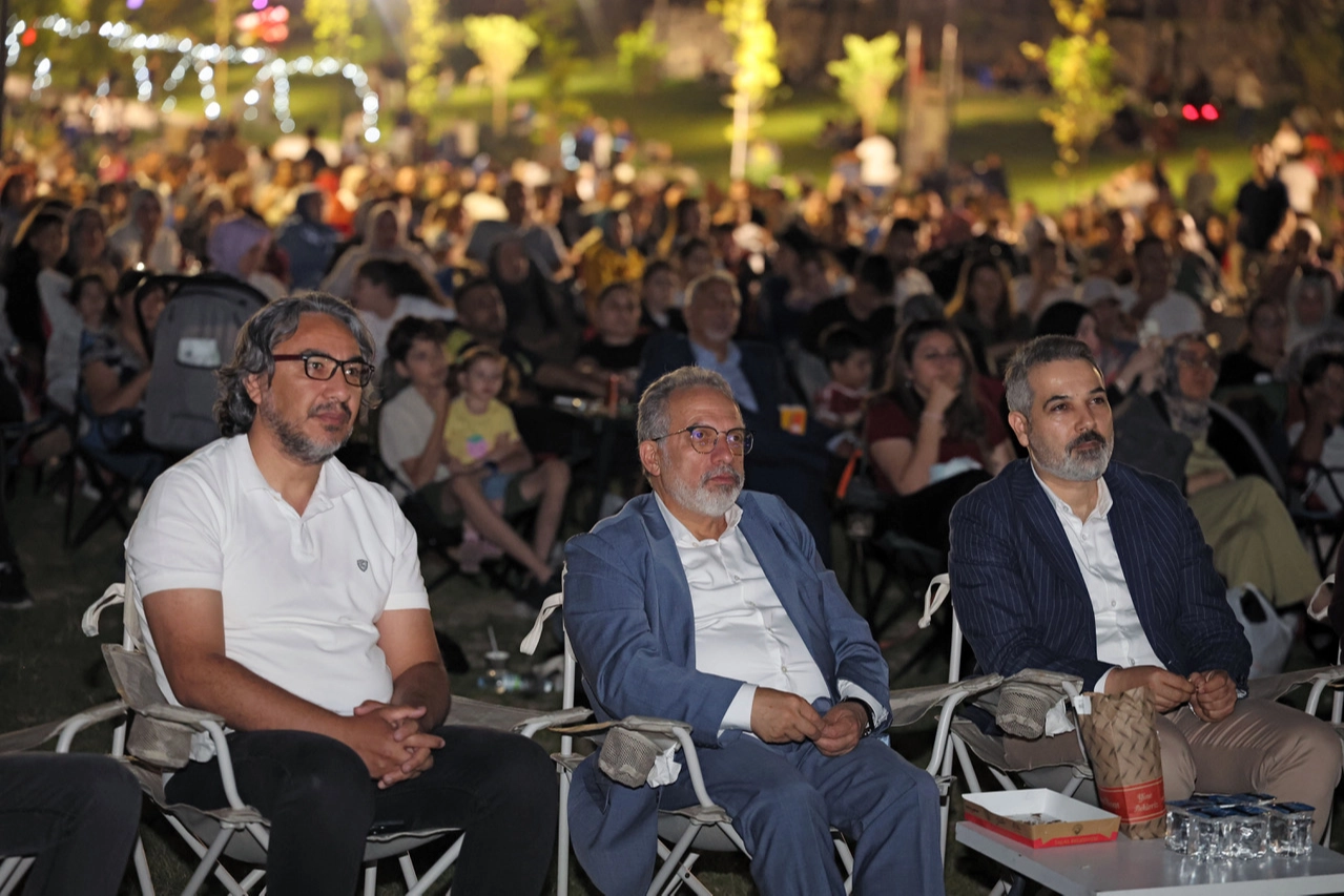 Kayseri Talas'ta Açık Hava Sineması'nda sıra 'Eren'in