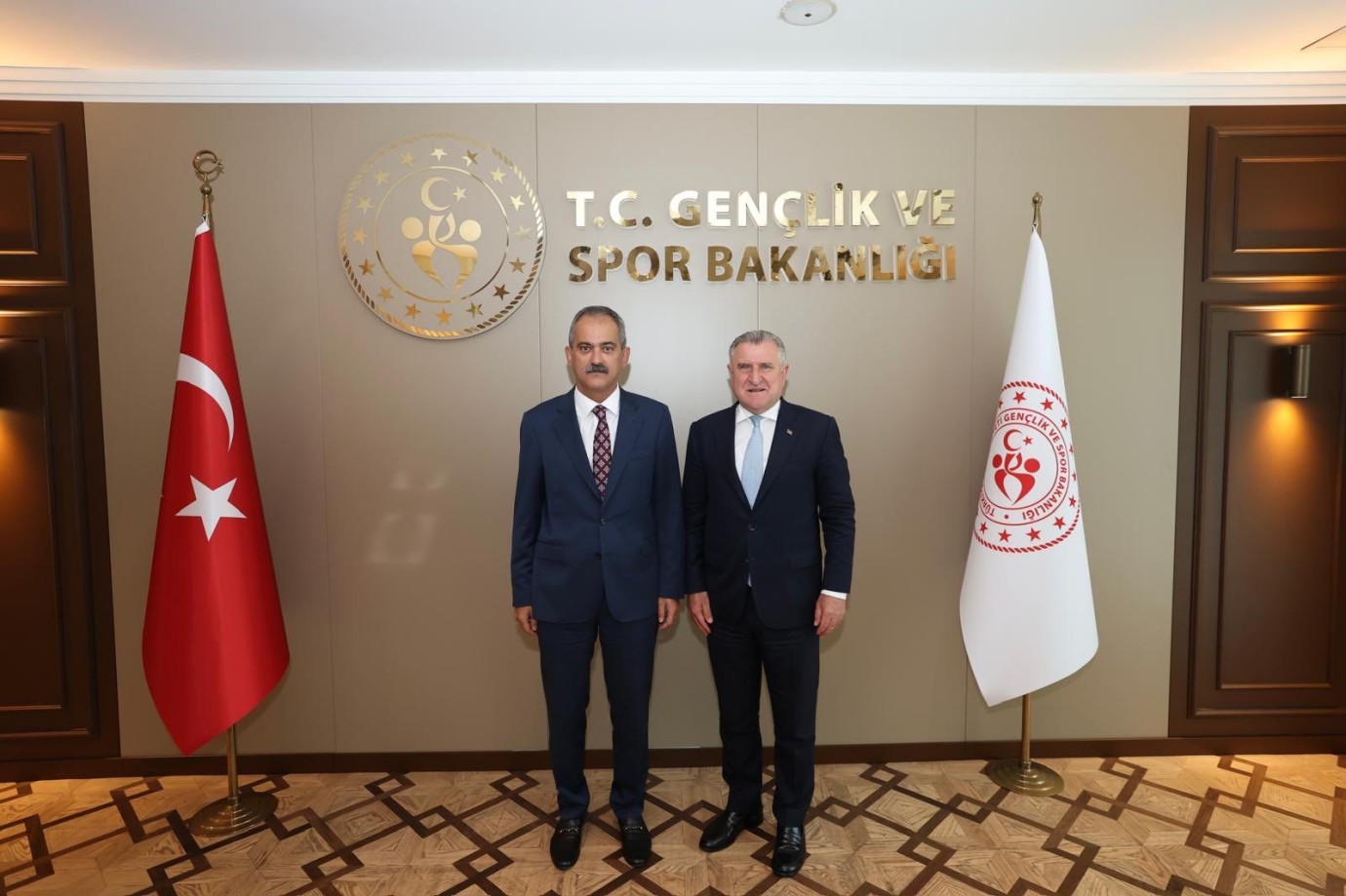 Ulubey’in Futbol Sahasına 12 Milyon Liralık Yenileme Desteği