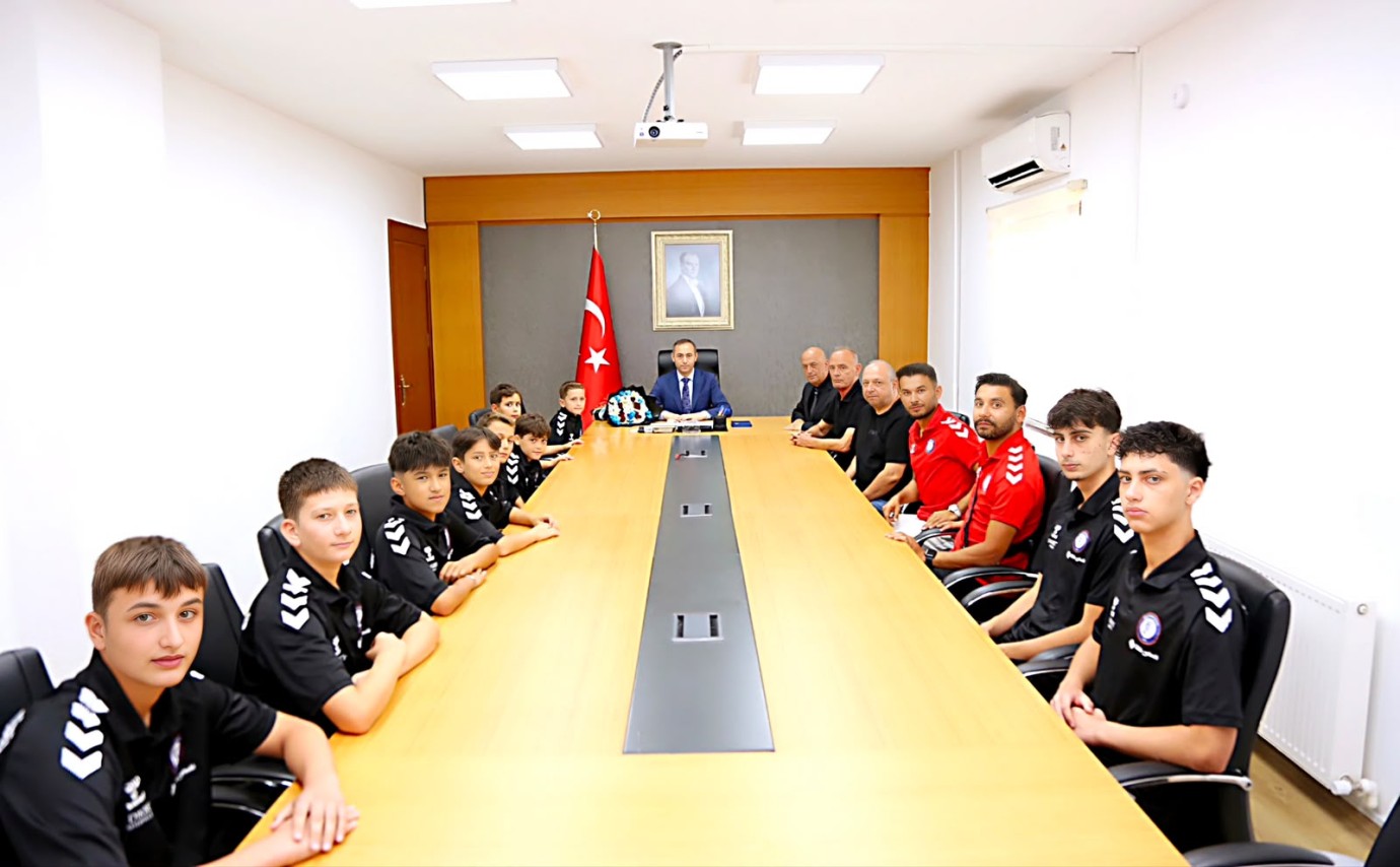 Ünye Futbol Kulübü’nden Kaymakam Yıldız’a Hayırlı Olsun Ziyareti