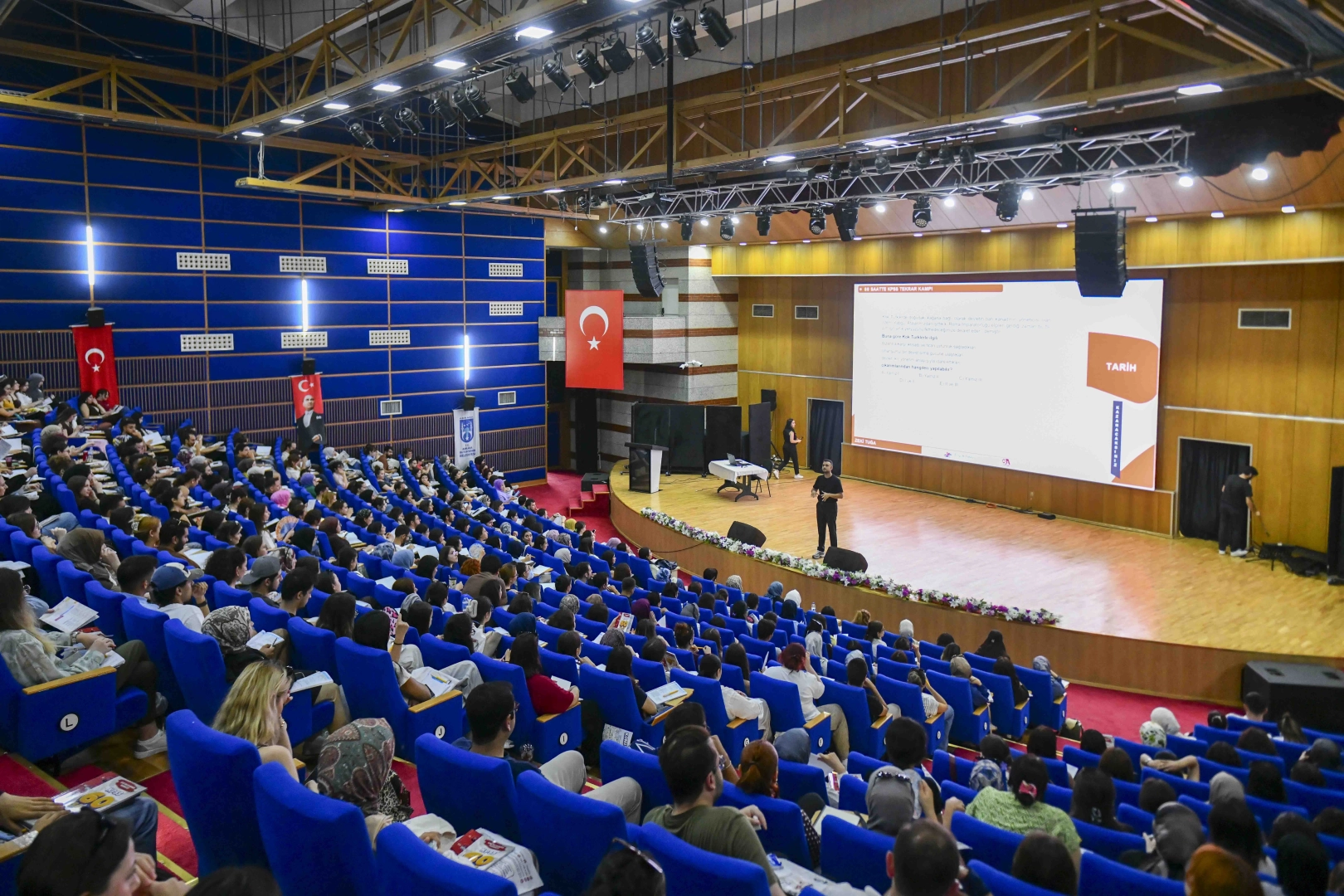 Ankara’da KPSS Adaylarına Ücretsiz Tekrar Desteği