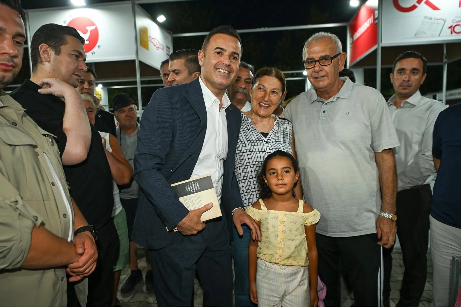 Balıkesir Edremit Kitap Fuarı’nda kültür ve sanat buluştu