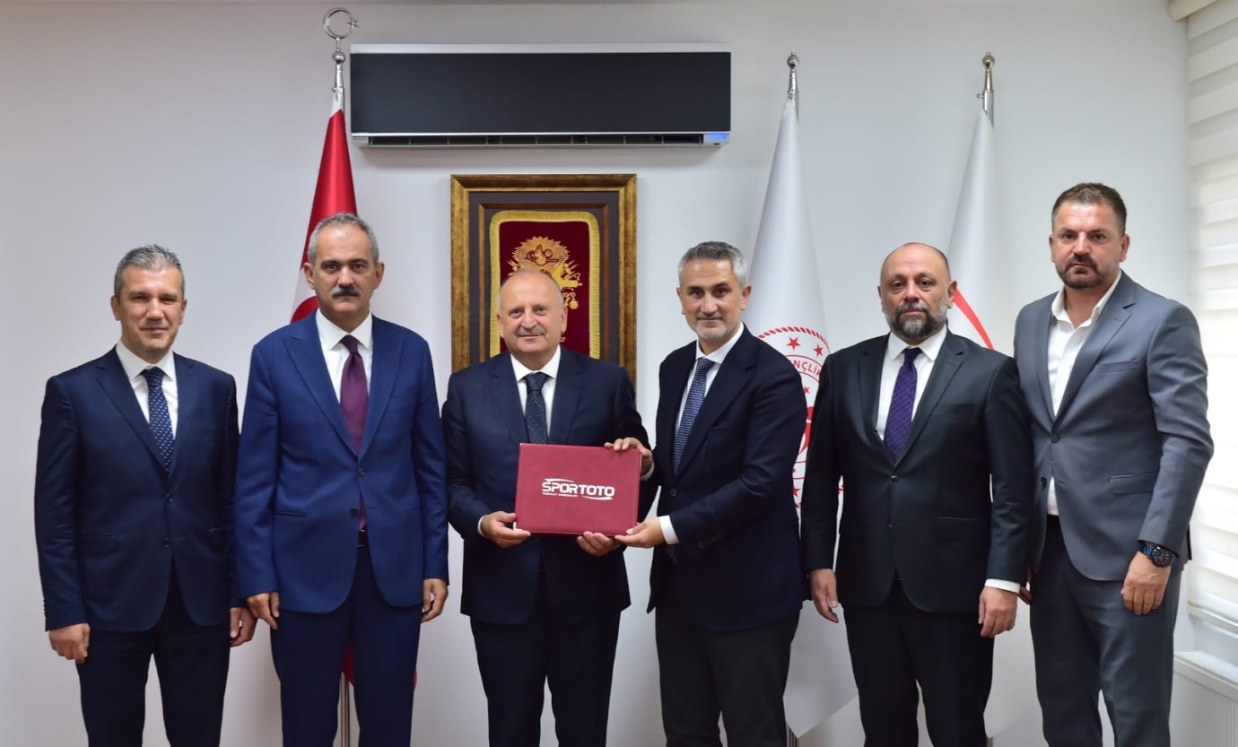 Ünye’ye İki Yeni Kapalı Spor Sahası Geliyor