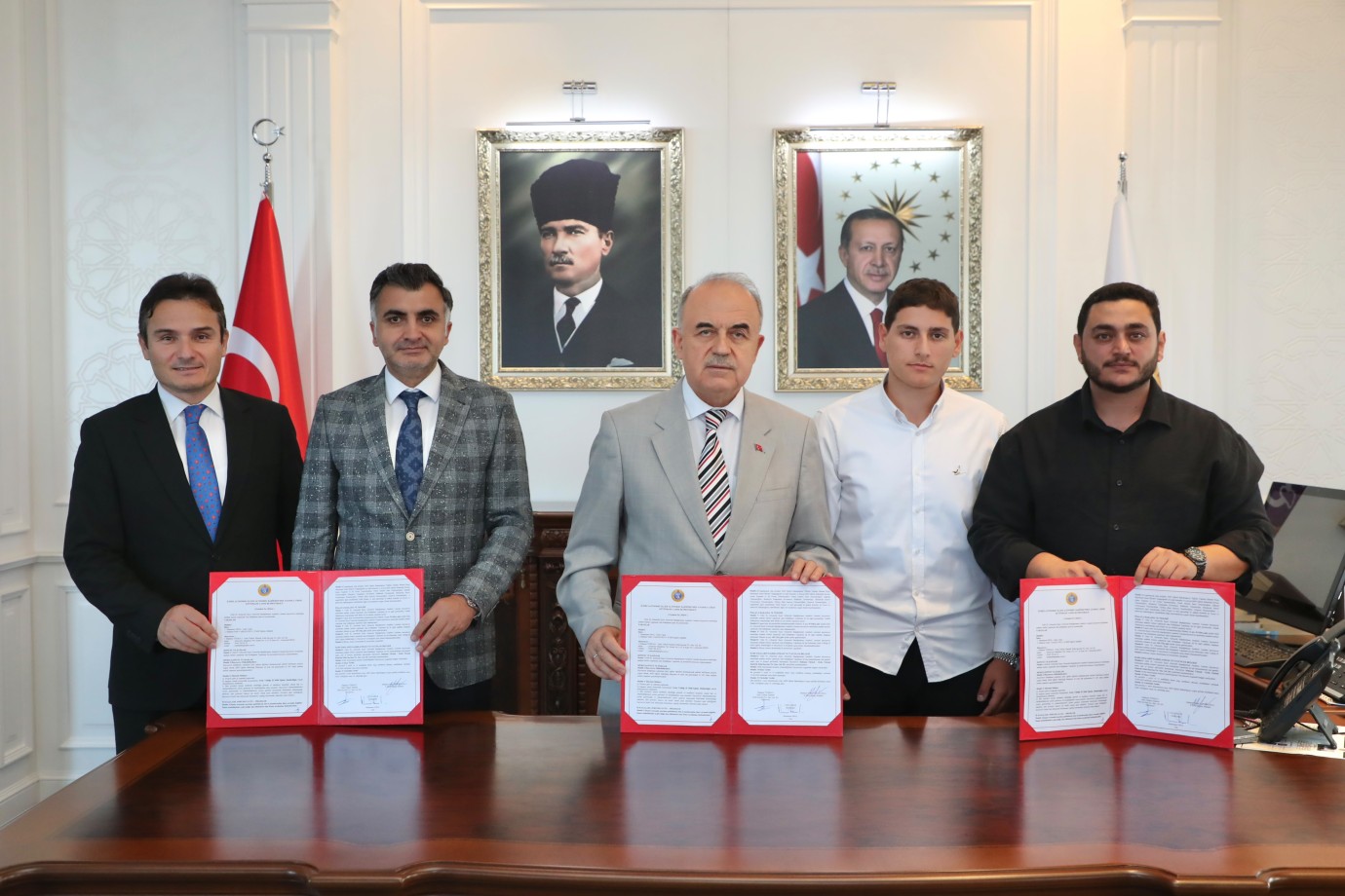 Başöğretmen Anadolu Lisesi’ne Modern Kütüphane Kazandırılıyor