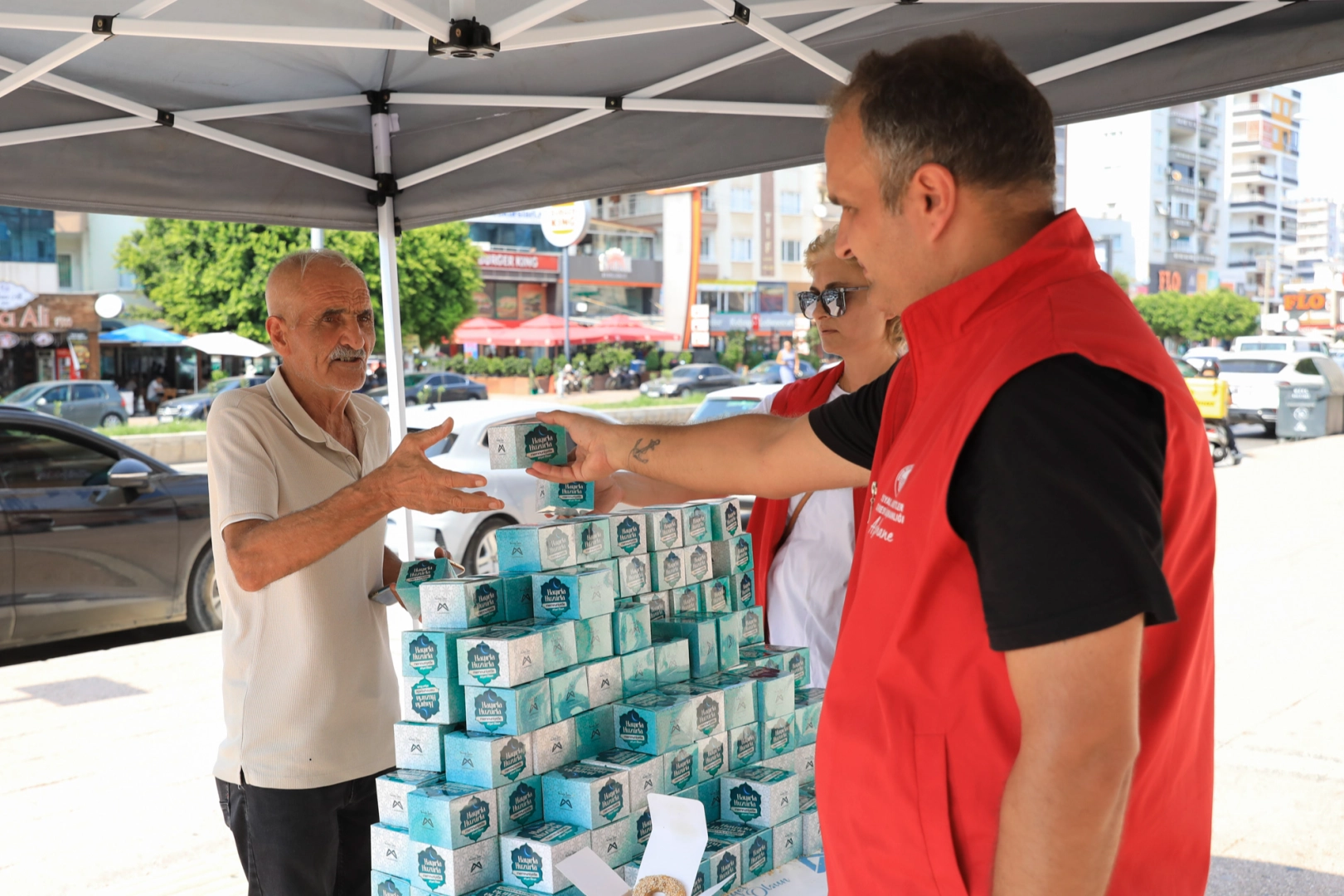 Mersin’de Mevlit Kandili’nde 15 bin kandil simidi ikramı