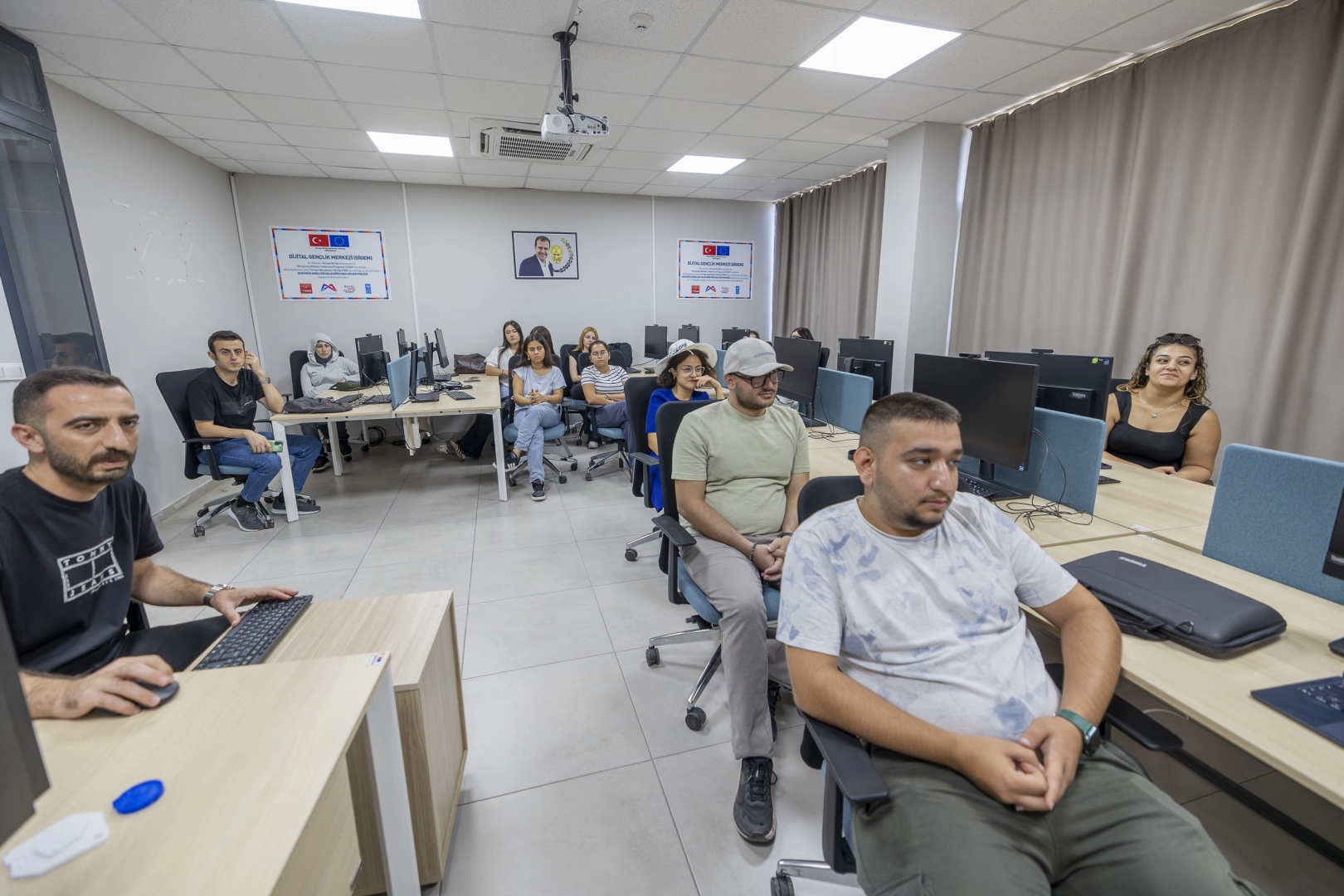 Mersin’de gençlere yazılım eğitimi
