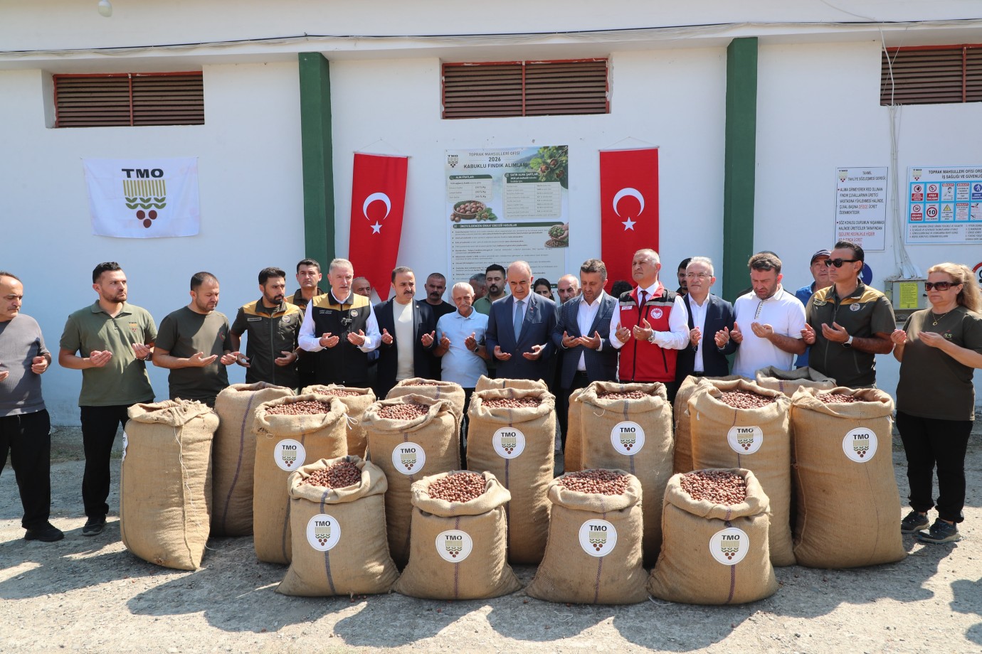 Vali Erol Ve TMO Genel Müdürü Güldal Fındık Alımını Yerinde İnceledi