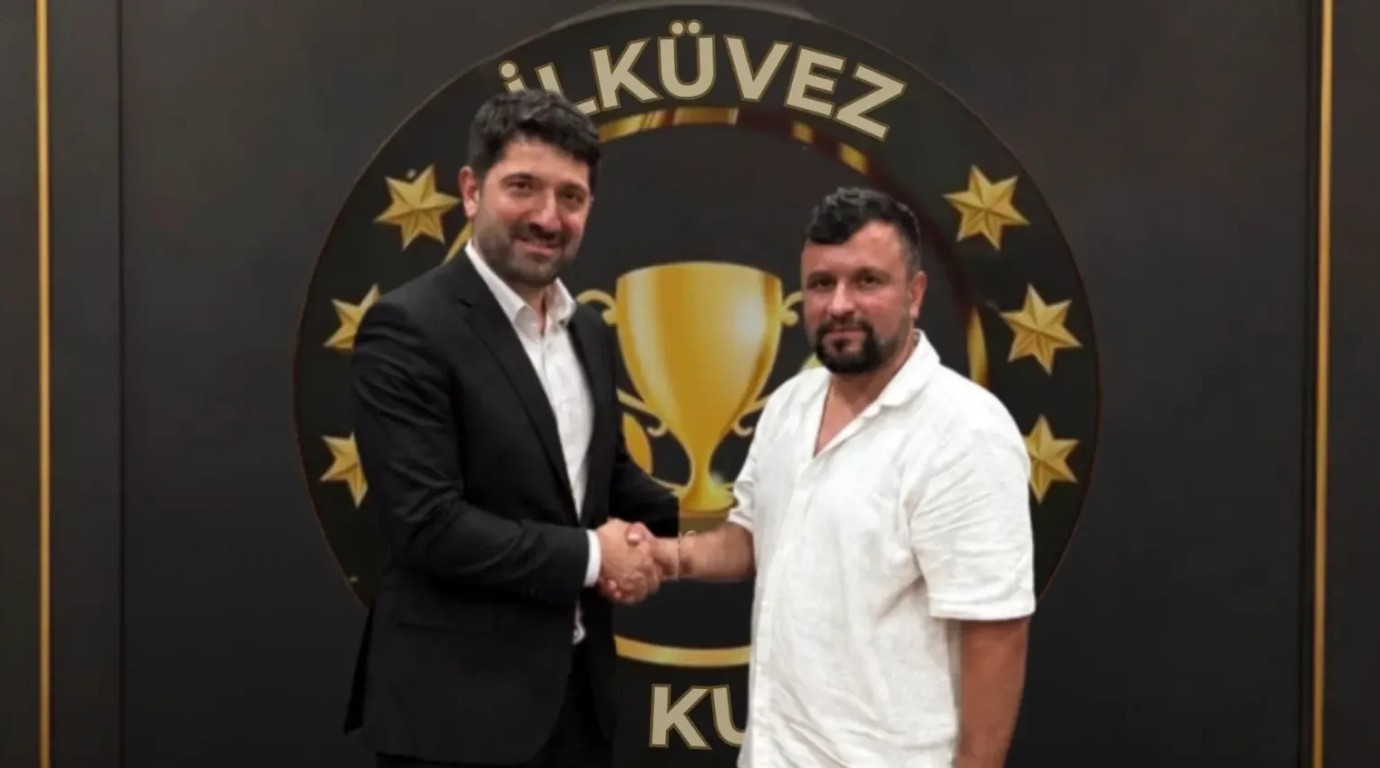 İlküvez Spor’da Şampiyon Teknik Adam Yeniden Görevde: Ünyeli Erdal Şentepe İle Anlaştı