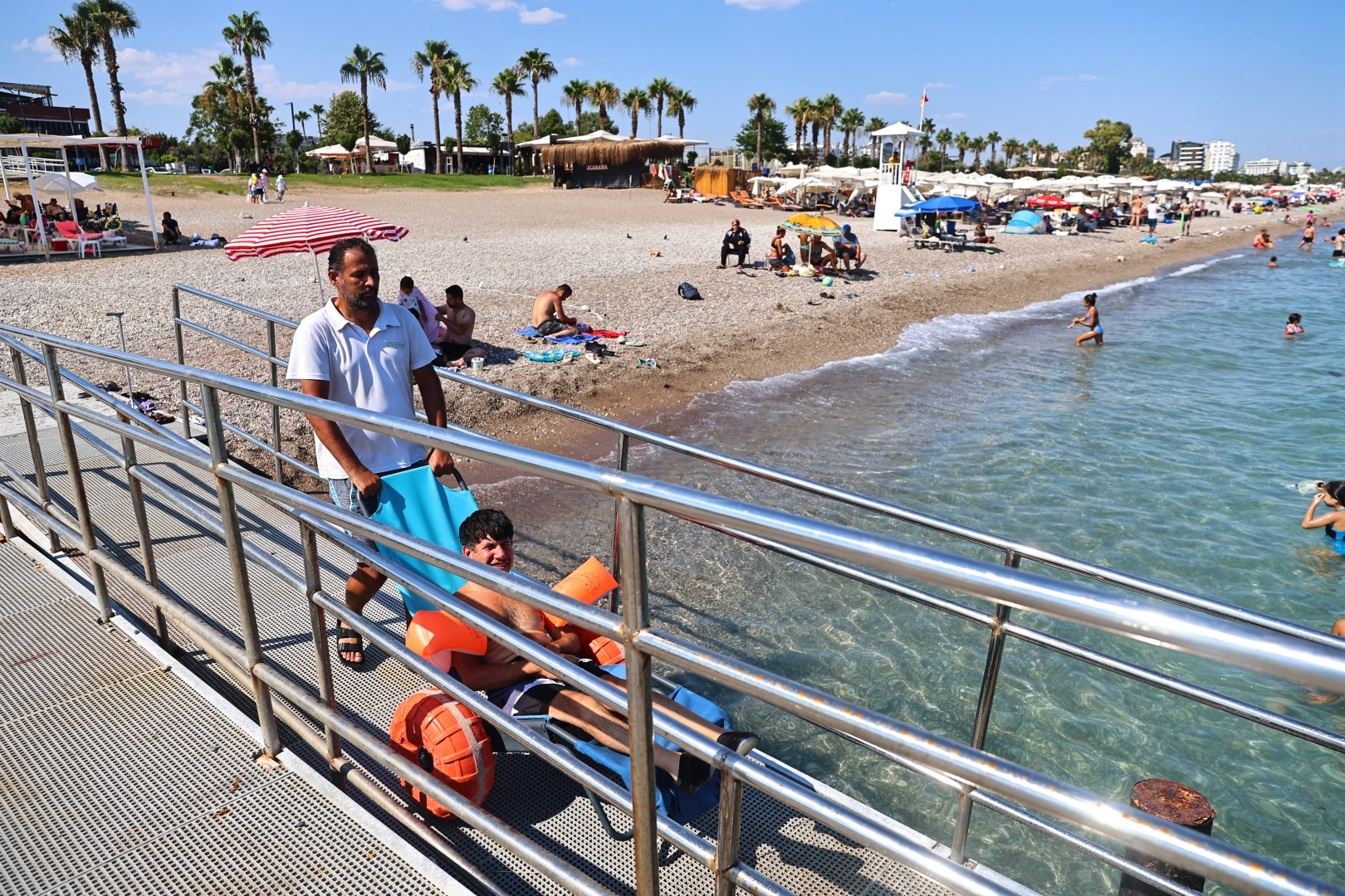Antalya’da engelsiz plajlara yoğun ilgi
