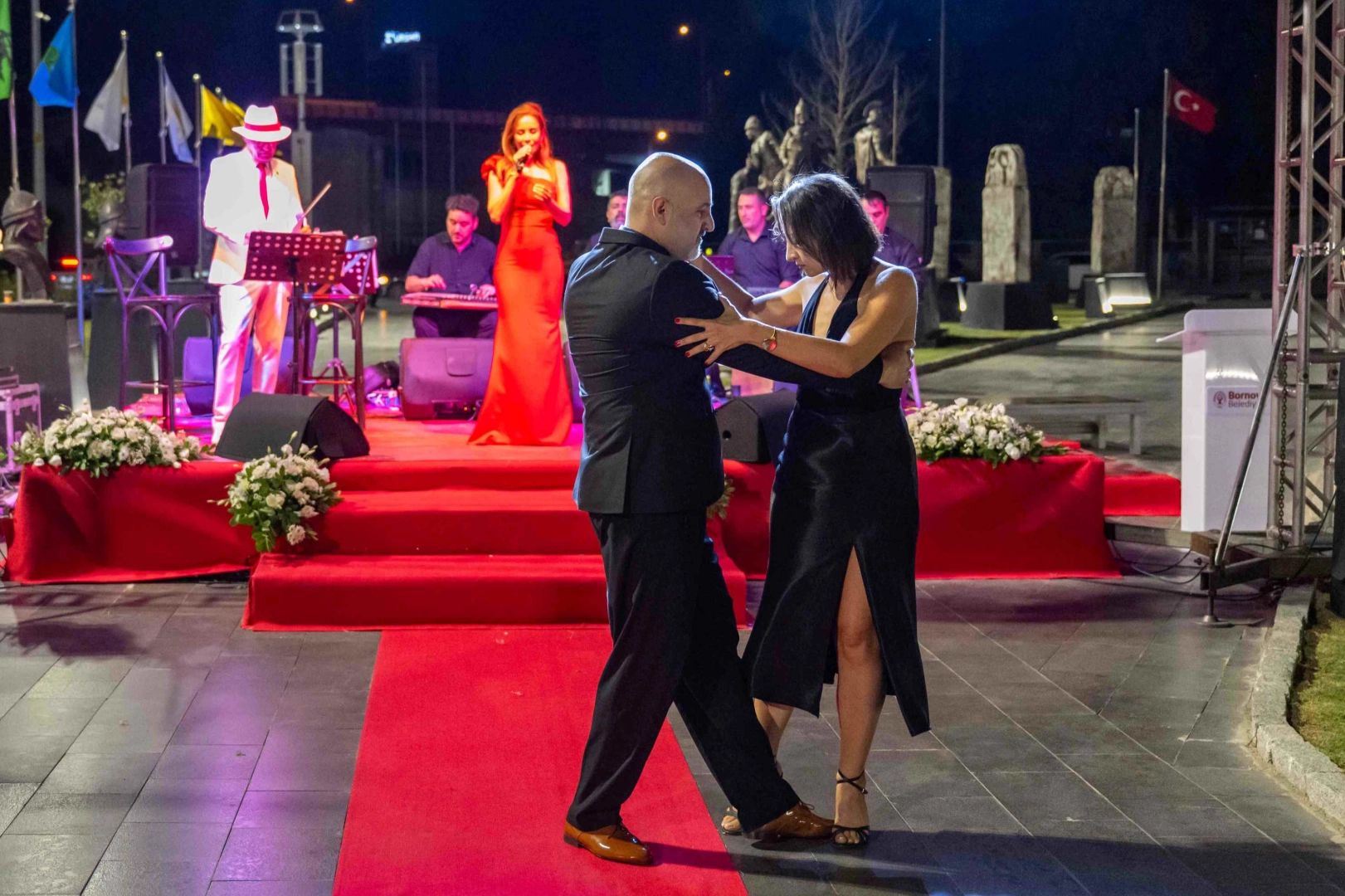 Bornova’da muhteşem 'Zafer' resepsiyonu