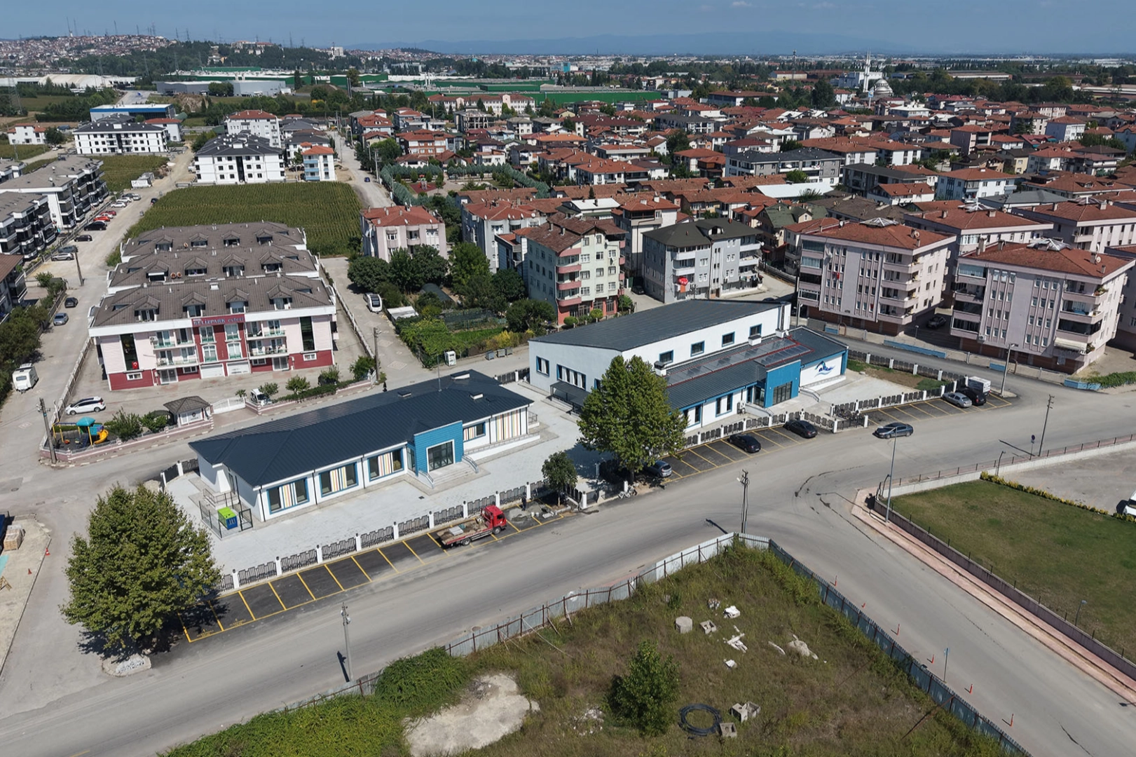 Sakarya Arifiye’de Gençlik Merkezi ve Yüzme Havuzu tanıtıldı