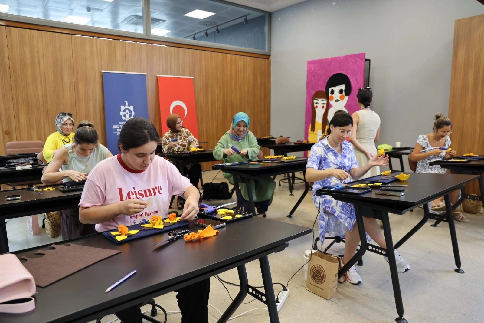 Kocaeli’de Moda Akademisi Tasarım Tutkunlarını Geliştiriyor