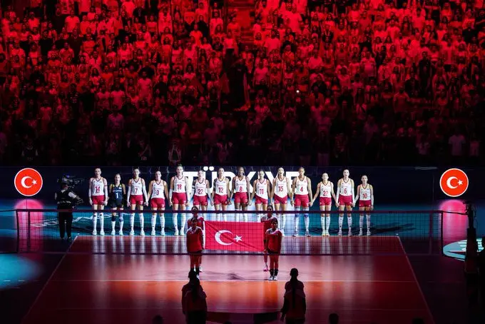 Filenin Sultanları Avrupa Şampiyonu! İtalya'yı Dev Finalde 3-2 Yendik