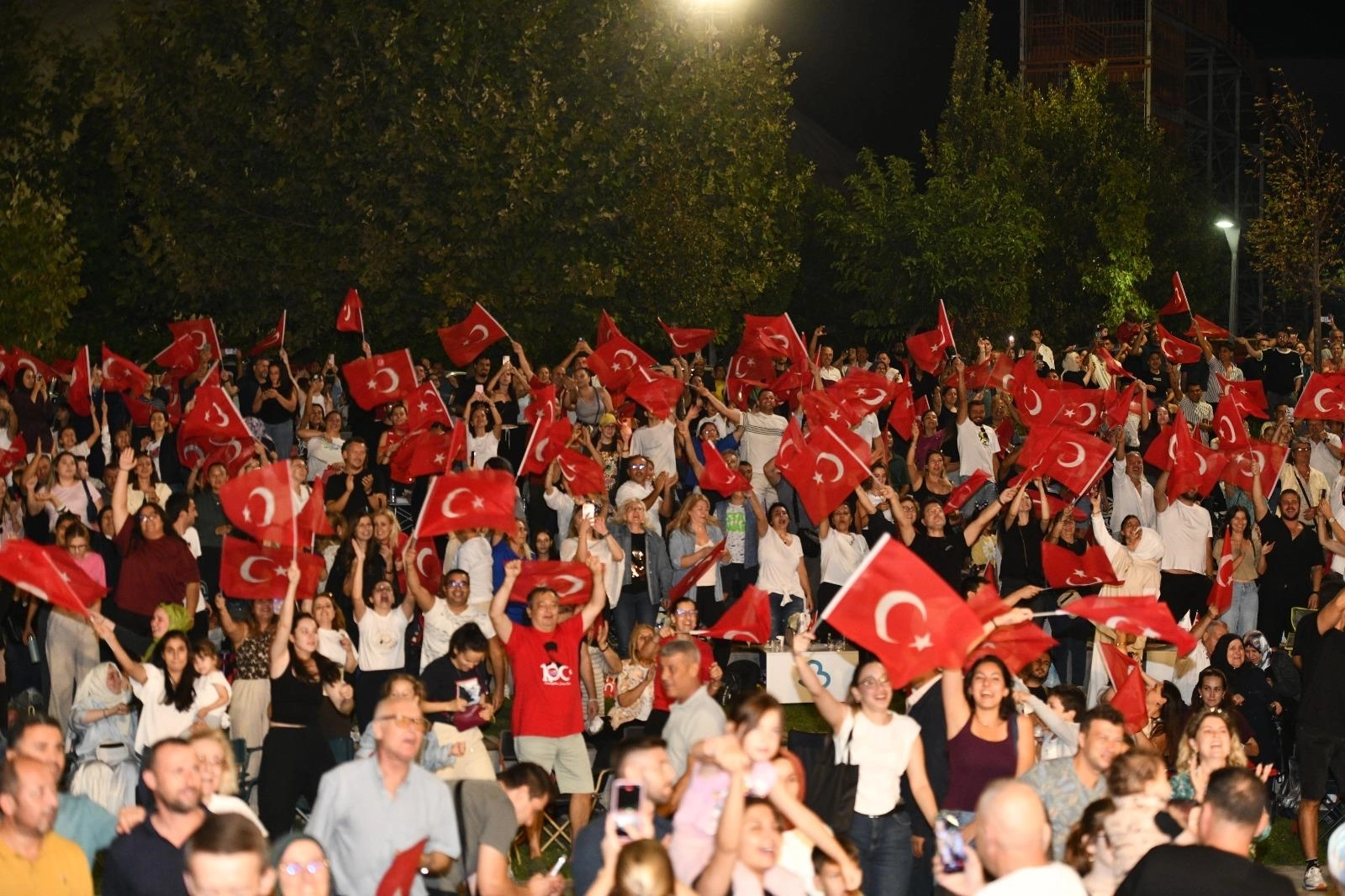 Balıkesir’de kurtuluş coşkusu şampiyonluk sevinciyle taçlandı